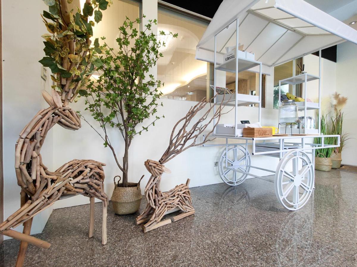 ננואן Lovestar Lakeside Hotel - Stars Building מראה חיצוני תמונה