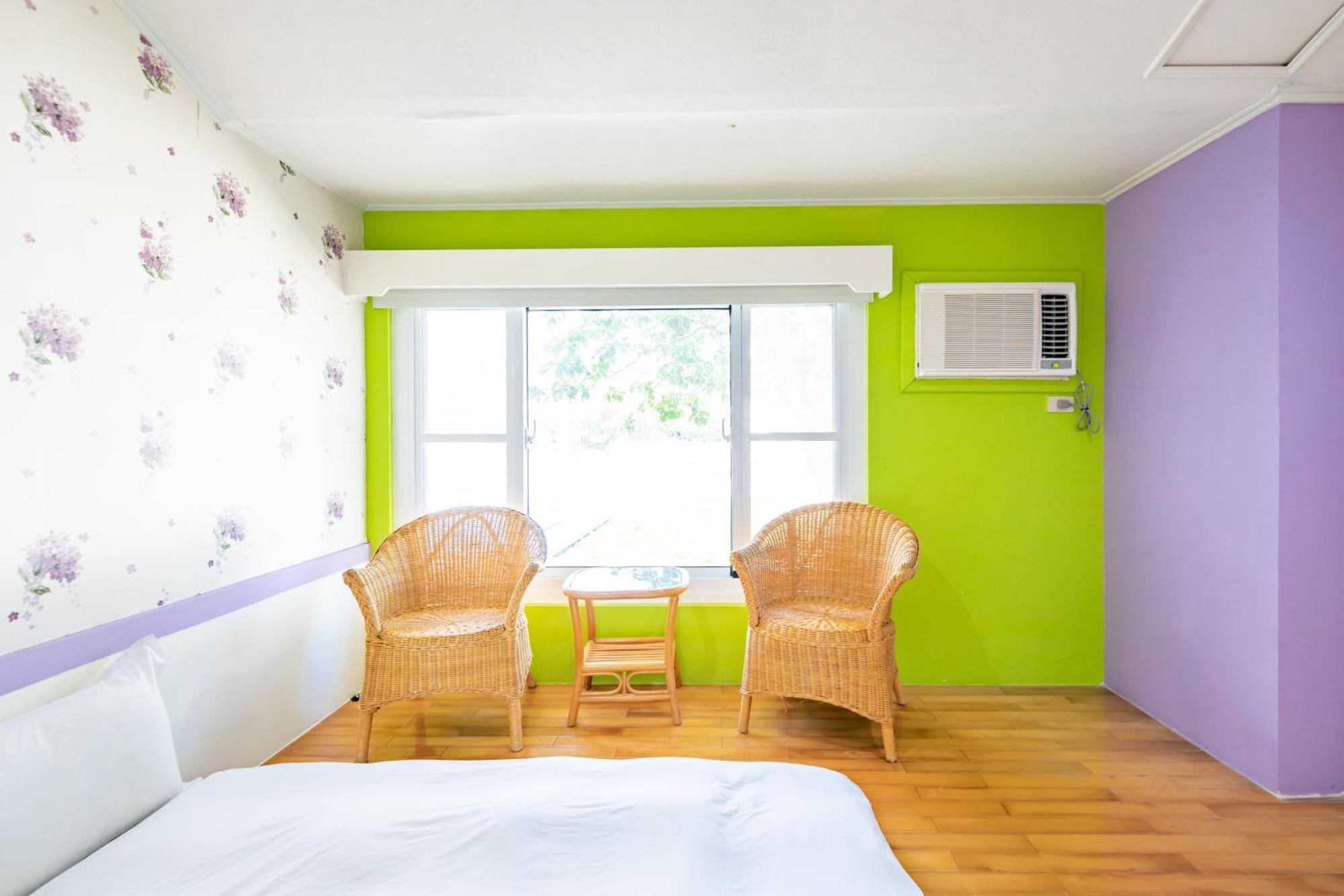 ננואן Lovestar Lakeside Hotel - Stars Building חדר תמונה
