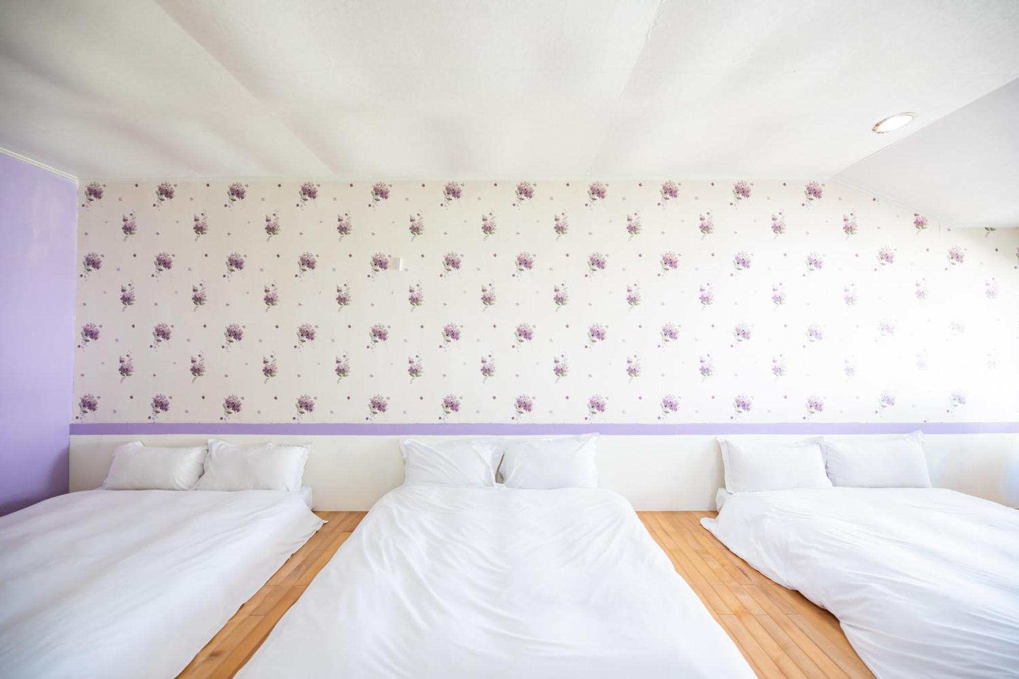 ננואן Lovestar Lakeside Hotel - Stars Building חדר תמונה